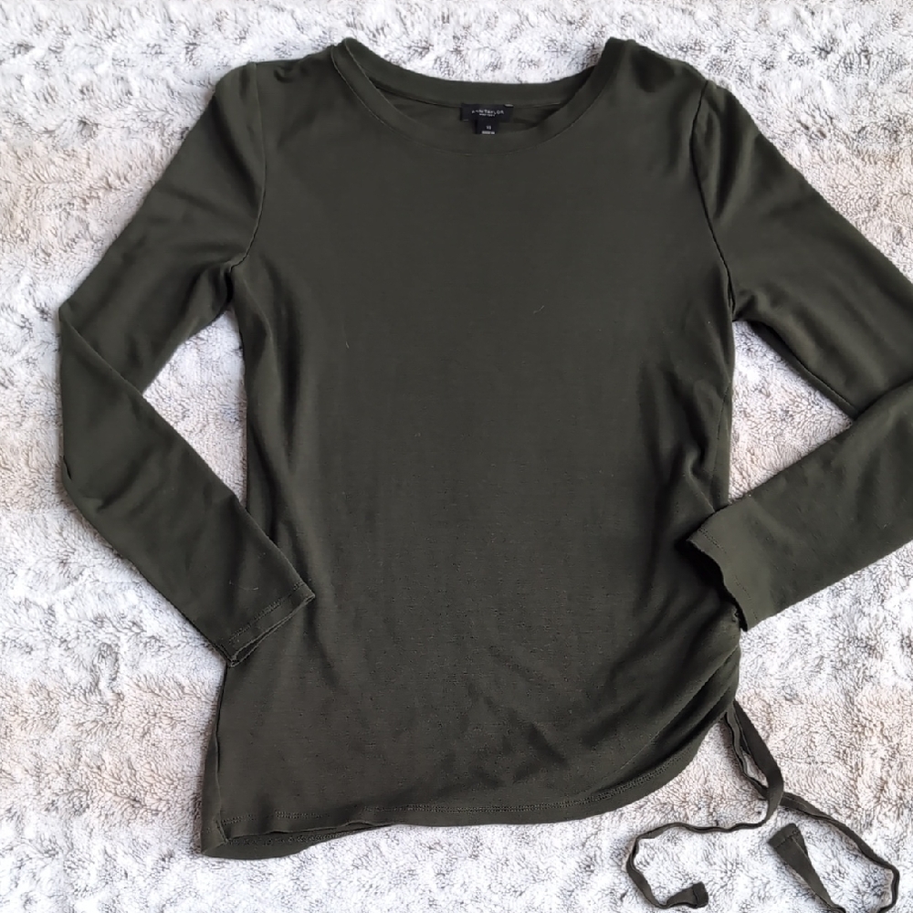 Ann Taylor Factory Ruched Side Green Long Sleeve Tee